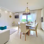 Luxury Stina 아파트